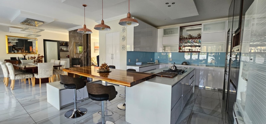 5 Bedroom Property for Sale in The Islands Estates North West